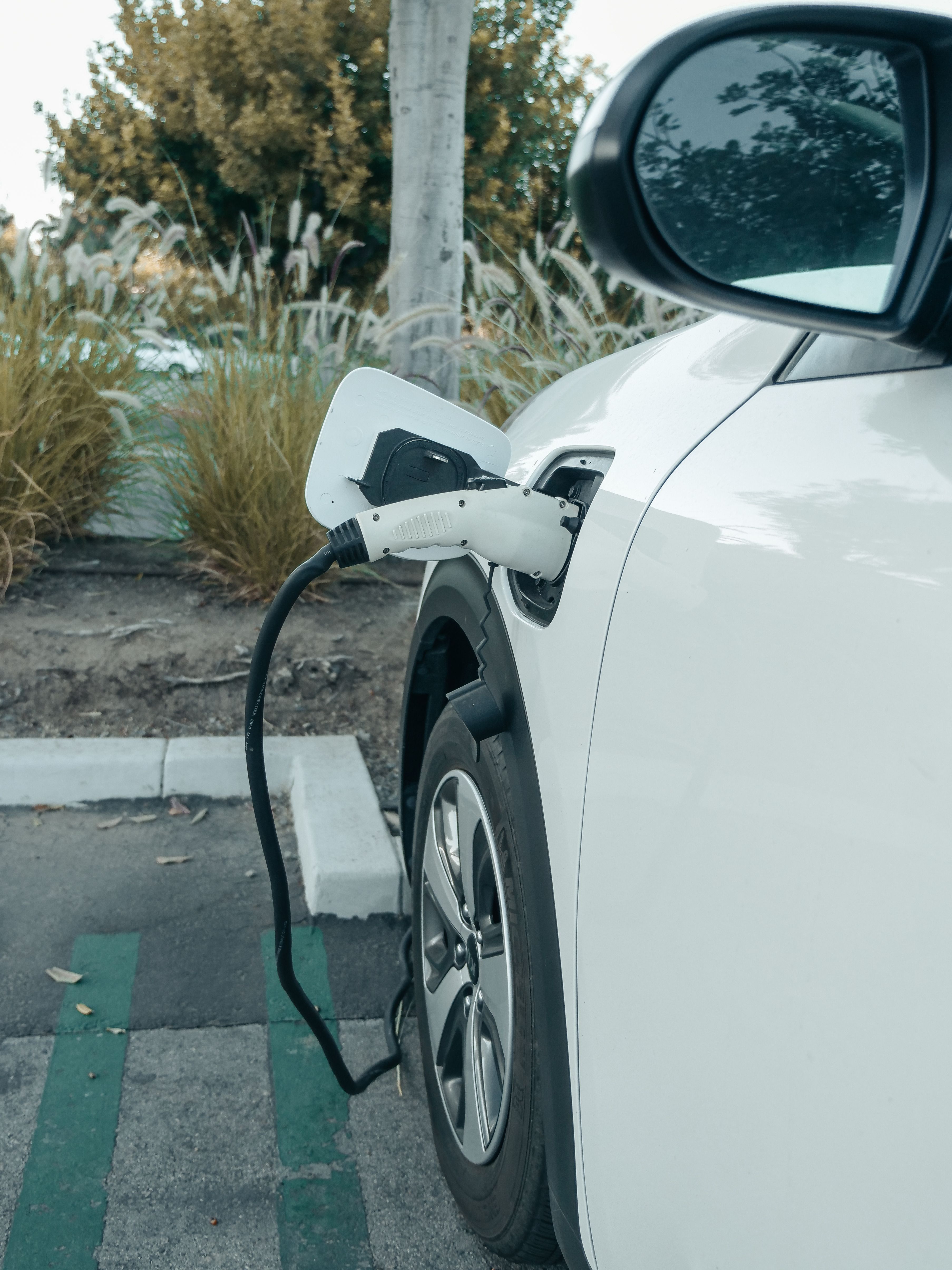 Electric vehicle financed through Caritas MFB and MOJA-EV