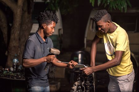 Uwezeshaji wa Vijana - Programu ya Cari Y Kuza